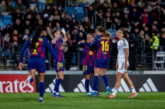Real Madrid crushed, Barcelona closes in on Spanish throne