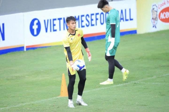 U19 goalkeeper unexpectedly added to Vietnam national team